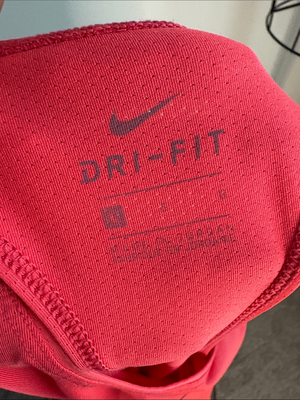 Nike Women's Bright Coral Athletic Tank with Black Swoosh Size Large - Picture 4 of 6